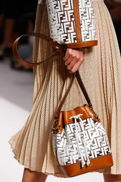 Look 26